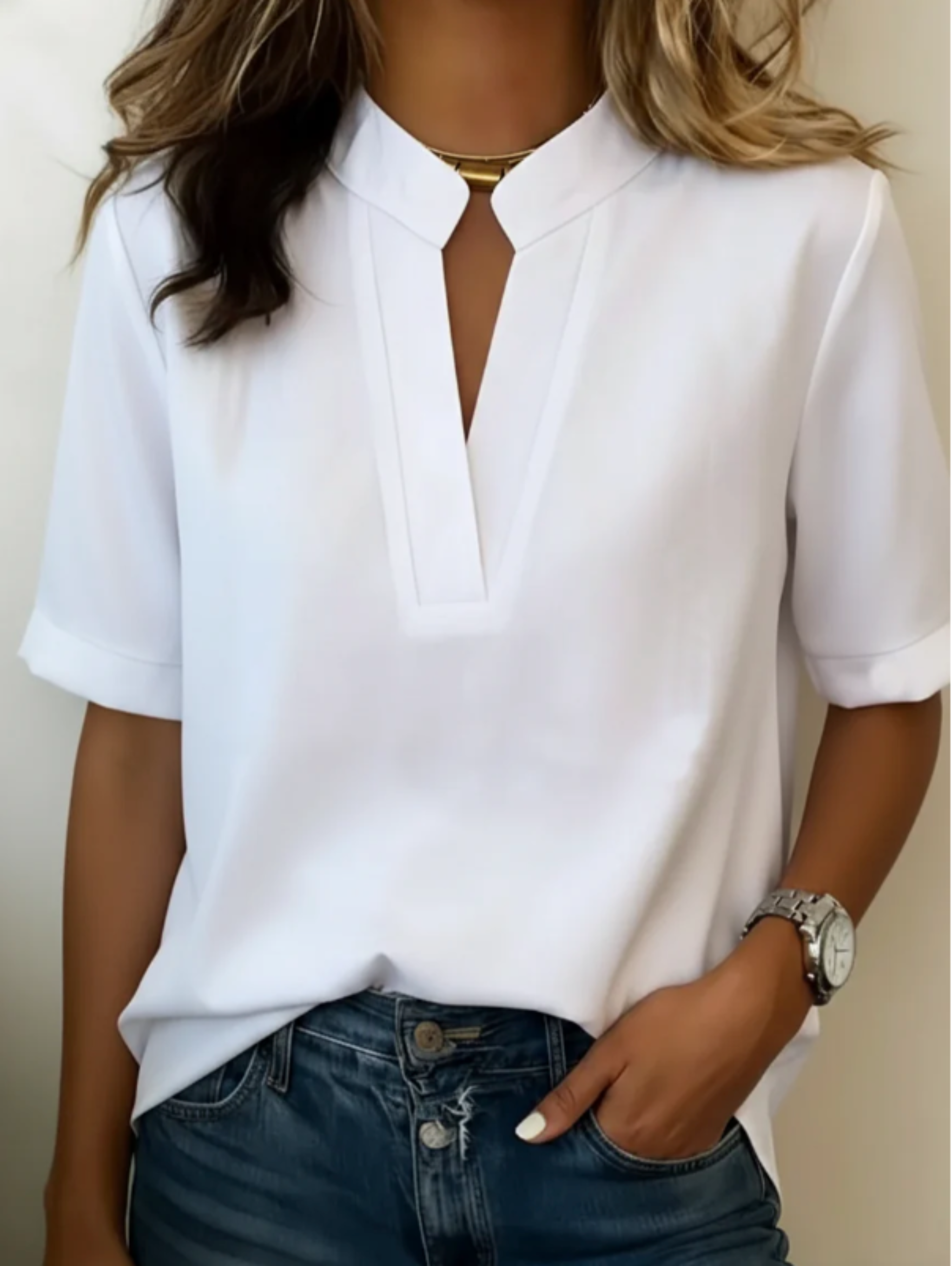 Elisa — Blusa elegante con cuello refinado